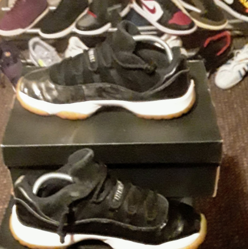 Men's Jordan Retro 11 "Baron", size 9.5 - Picture 2 of 4